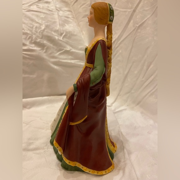 Franklin Mint Isabelle of Spain porcelain doll. Limited edition. Perfect cond. - Picture 6 of 6
